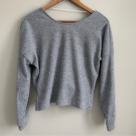 ✨2/$30✨ Noisy May Grey Open Back Sweater - Picture 2 of 6